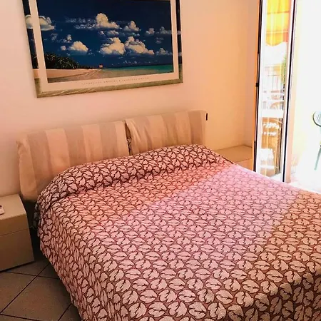 Apartment Cosy In With Garage Alassio