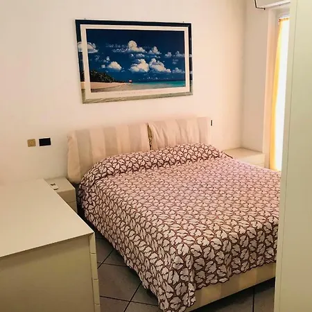 Apartment Cosy In With Garage Alassio