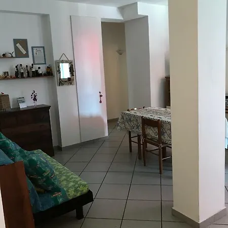 Apartment Cosy In With Garage Alassio